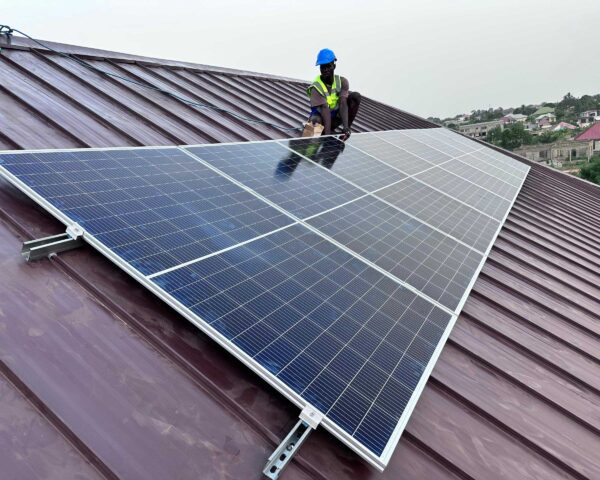 Degaty-solutions-solar-panels-on-roof